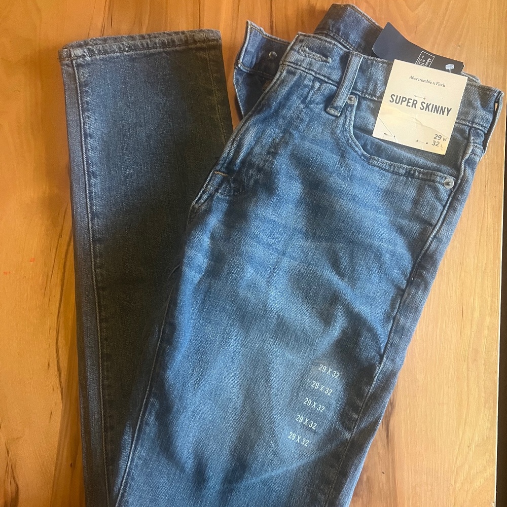 NWT Abercrombie & Fitch Men’s Denim jeans, skinny , 29x32 , soft , stretchy